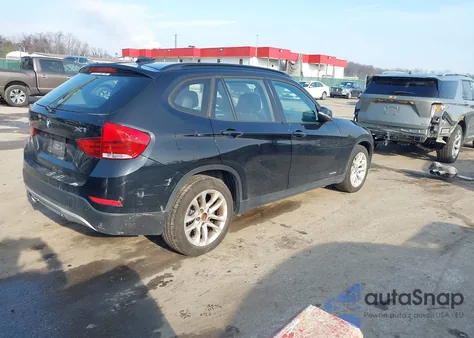 2015 BMW X1 xDrive28I z USA, uszkodzony, nr VIN WBAVL1C52FVY41708